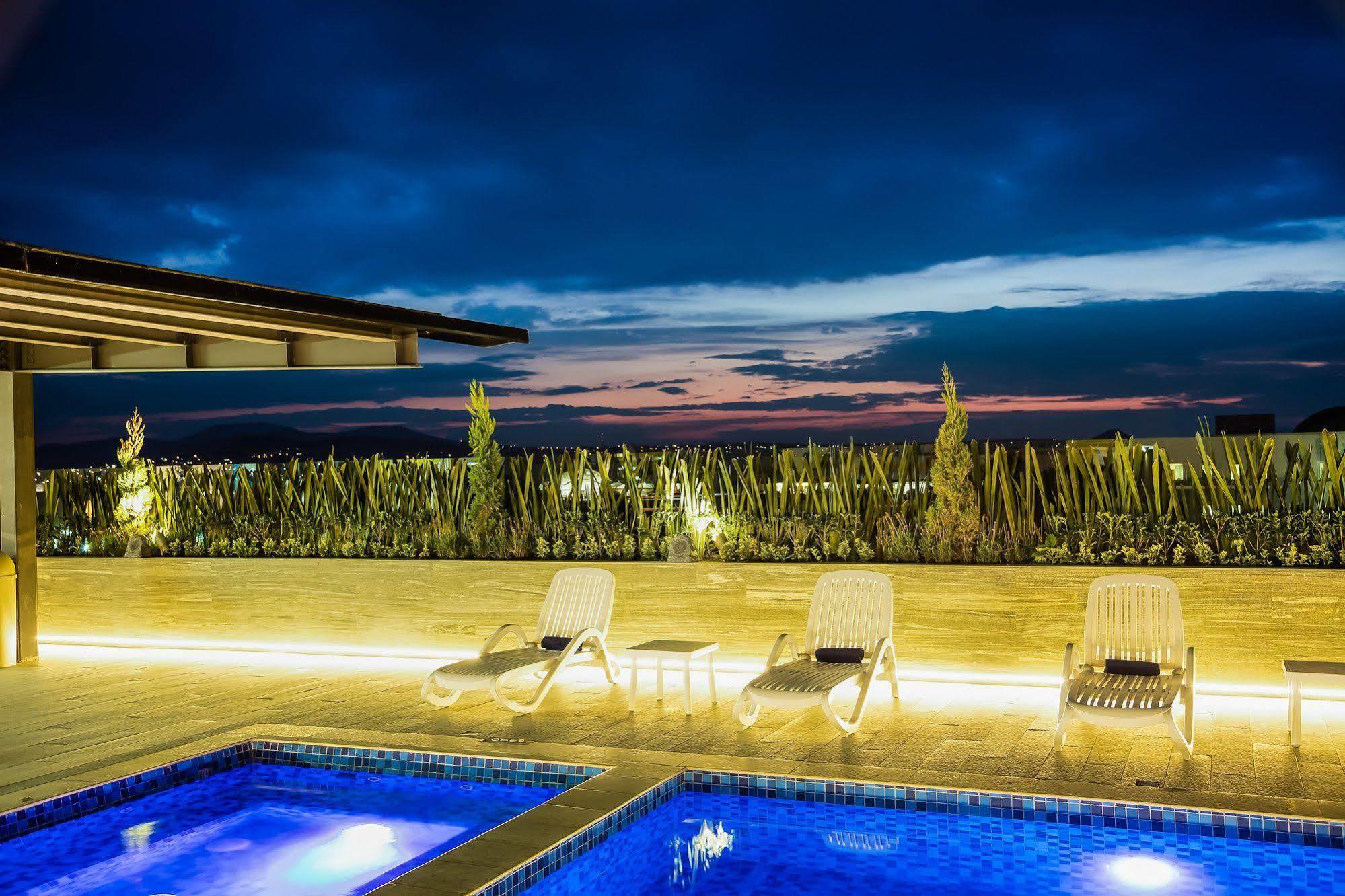 Fiesta Inn Pachuca Gran Patio Exterior photo